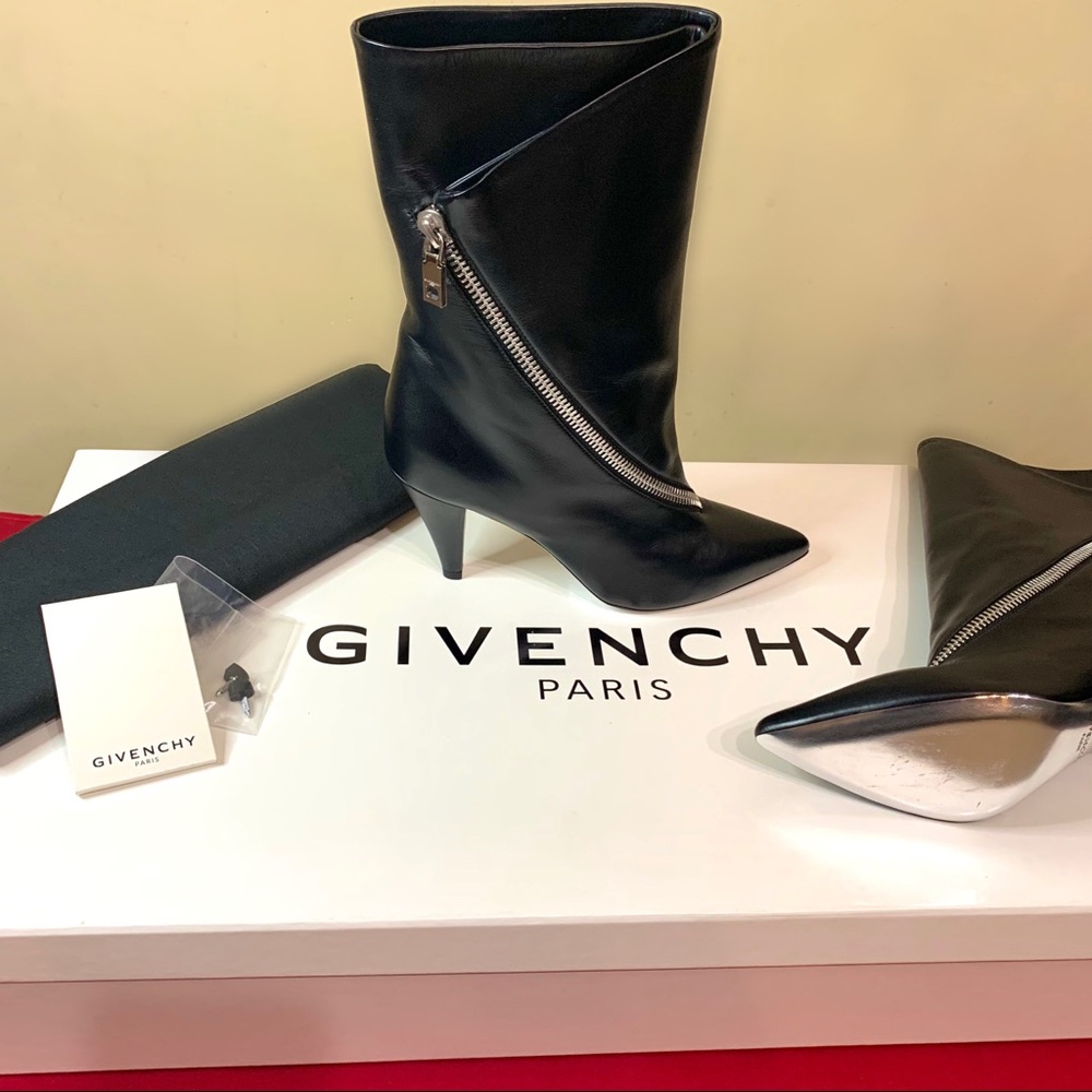 **SOLD** - NEW 2019 Givenchy Leather Boots - Picture 1 of 8